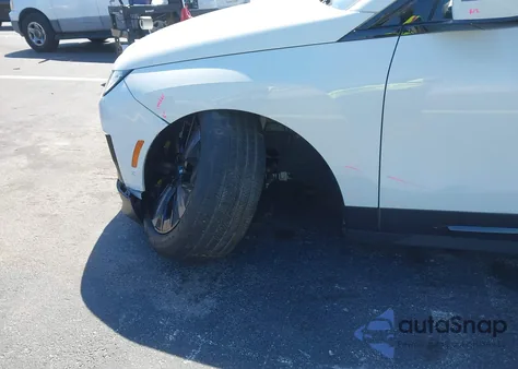 2024 BMW Ix xDrive50 из США, поврежденный, VIN WB523CF03RCP63355